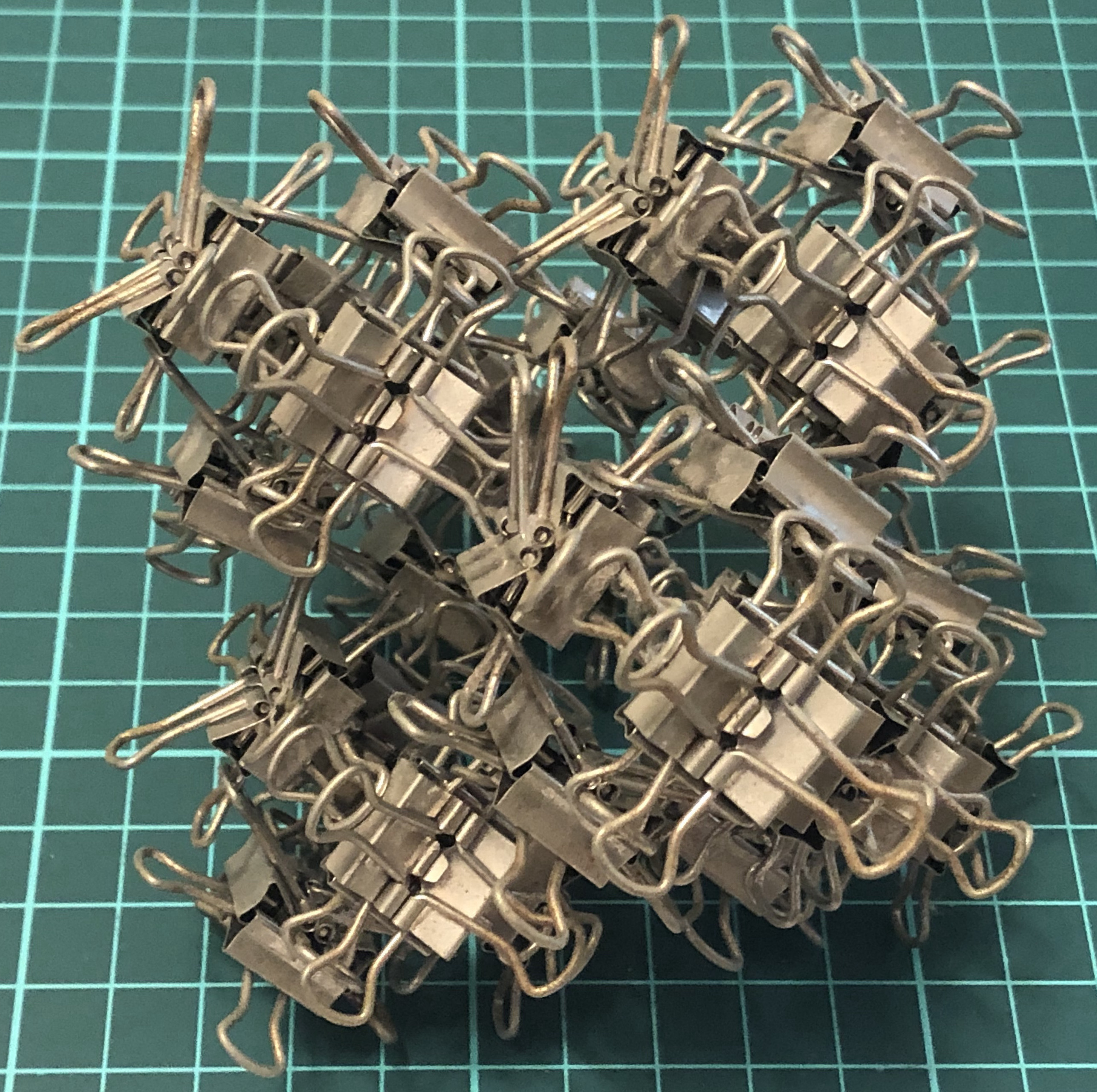 24 clips forming 30 Η-faces forming lofted cube